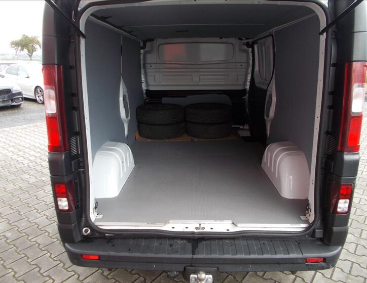 Opel Vivaro 11
