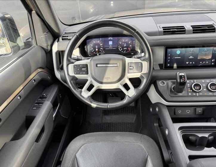 Land Rover Defender 14