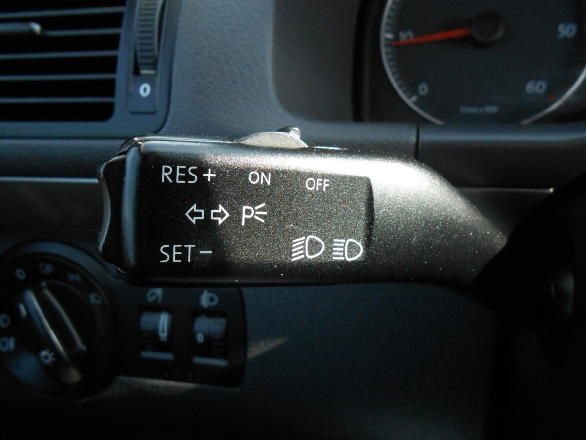 Volkswagen Touran Kombi 2,0 l 103 kw