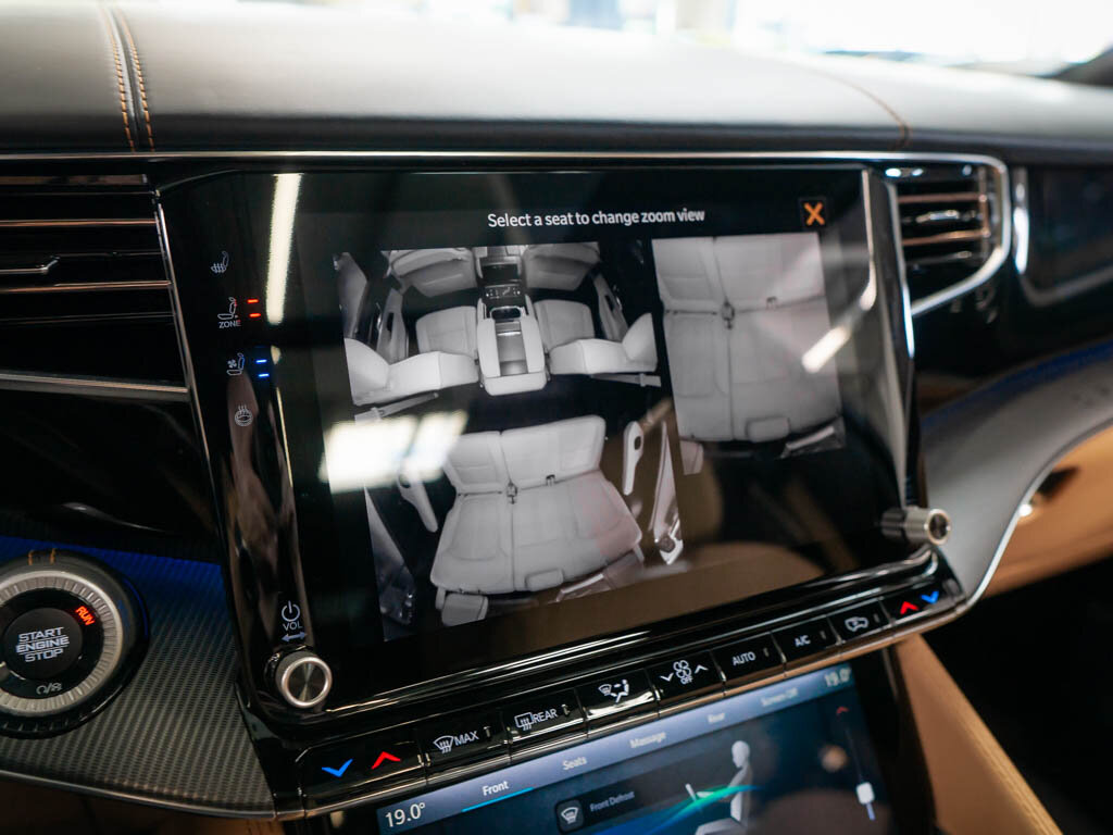 Jeep Grand Wagoneer SUV 6,4 l 351 kw