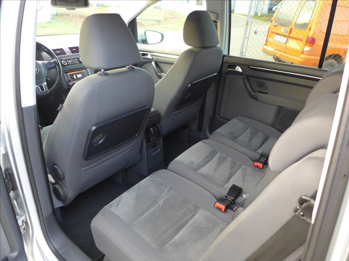 Volkswagen Touran Kombi 1,6 l 77 kw