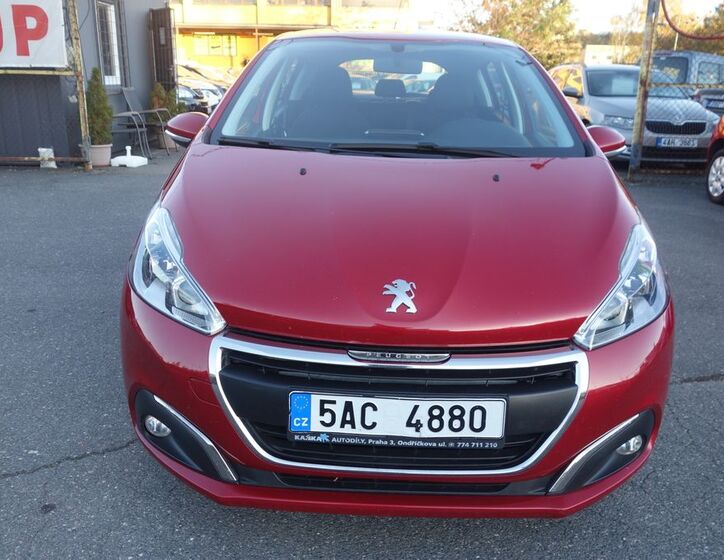 Peugeot 208 6