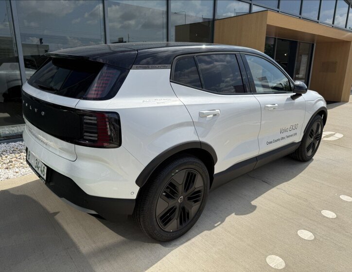 Volvo EX30 SUV / Terénní 0,0 315 kw