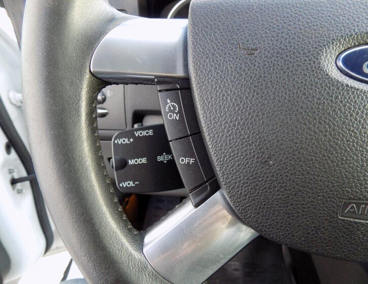 Ford Kuga SUV / Terénní 2,0 l 120 kw