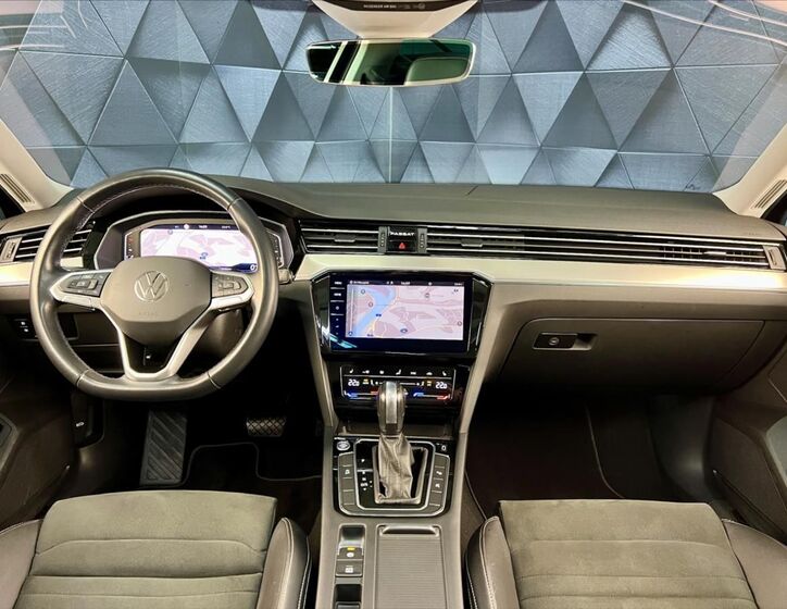 Volkswagen Passat 10