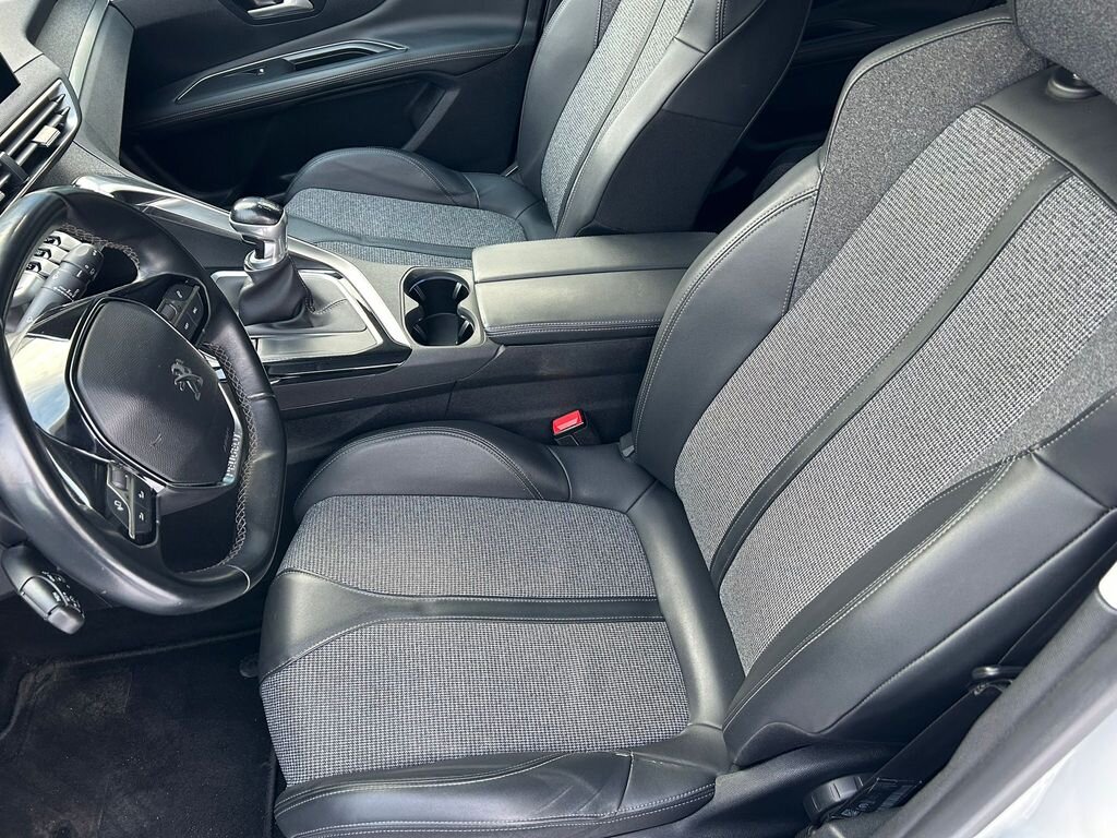 Peugeot 3008 SUV / Terénní 1,5 l 96 kw