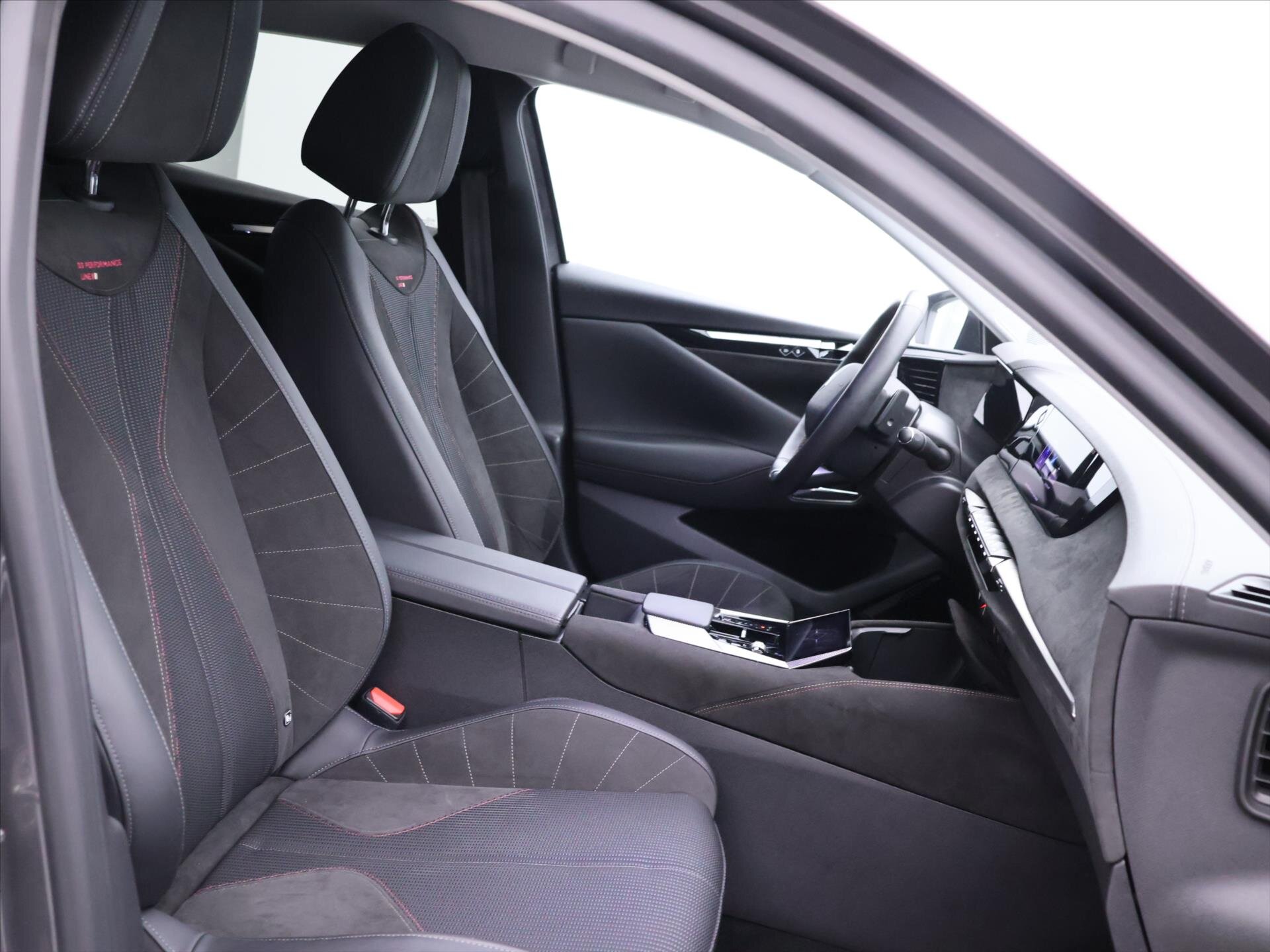 DS Automobiles DS4 Hatchback 1,6 l 165 kw