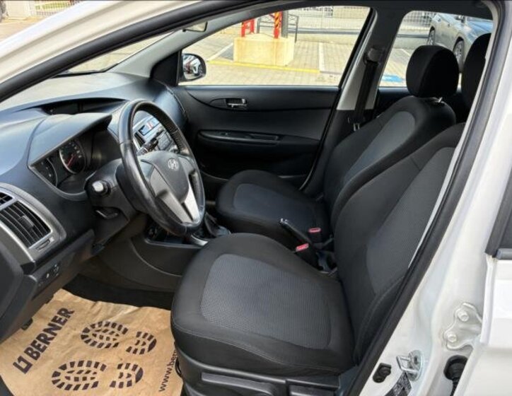 Hyundai i20 11