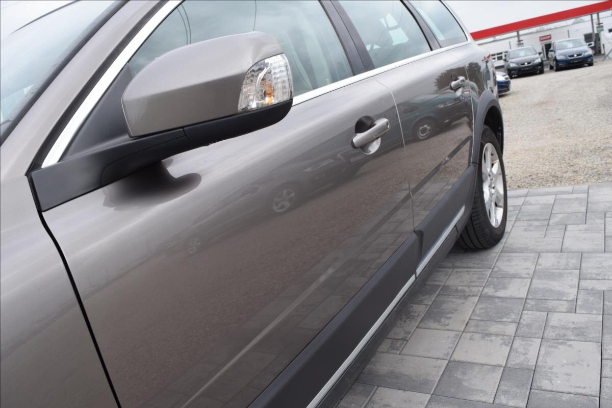 Volvo XC70 Kombi 2,4 l 120 kw