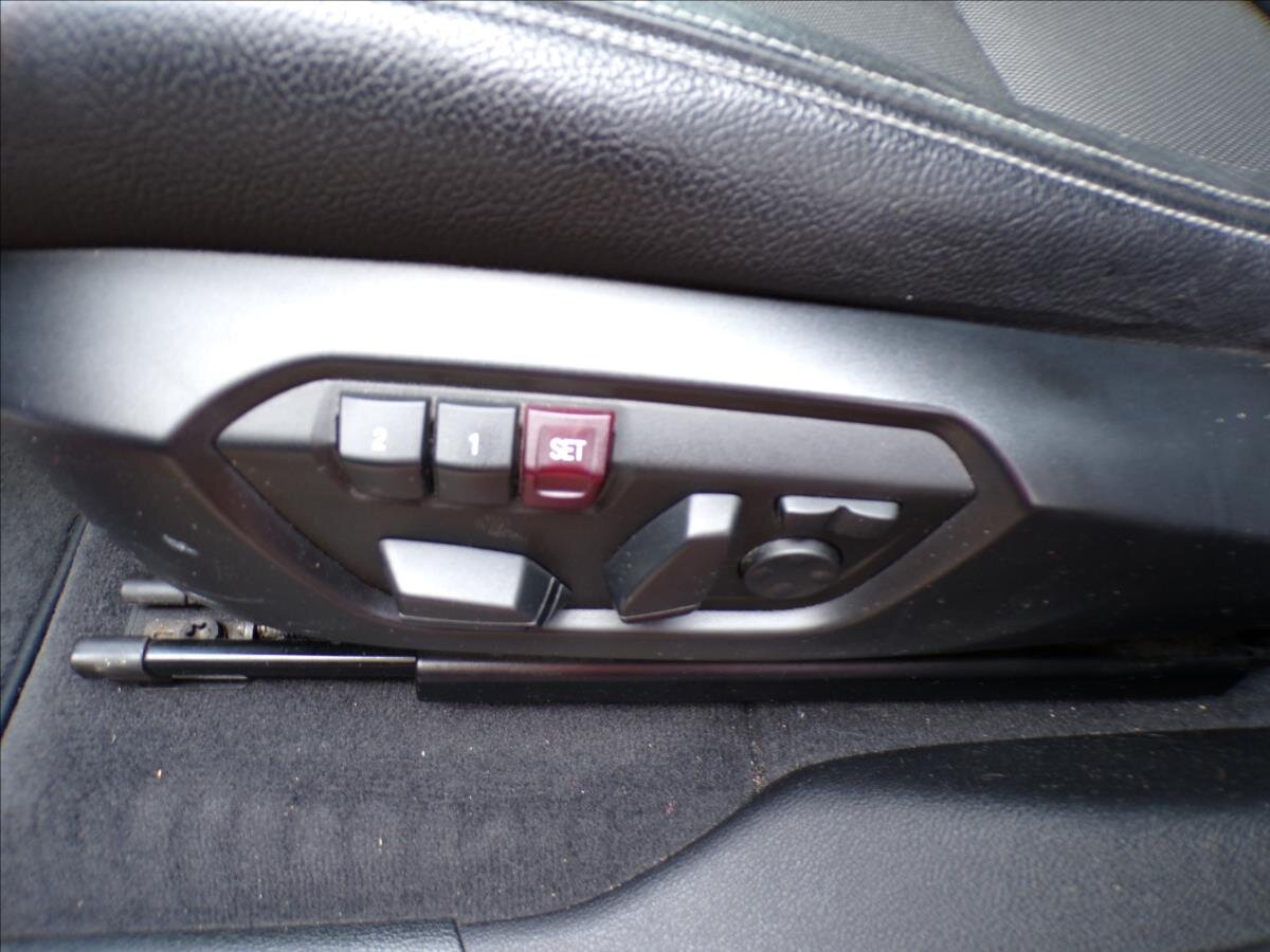 BMW X4 Sedan 3,0 l 190 kw