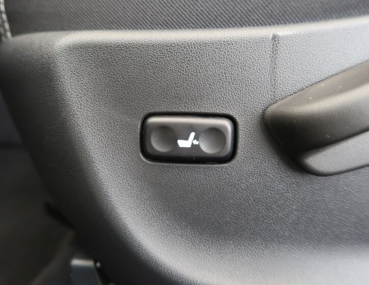 Toyota Avensis Kombi 2,0 l 105 kw