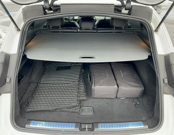 Mercedes-Benz EQC 10