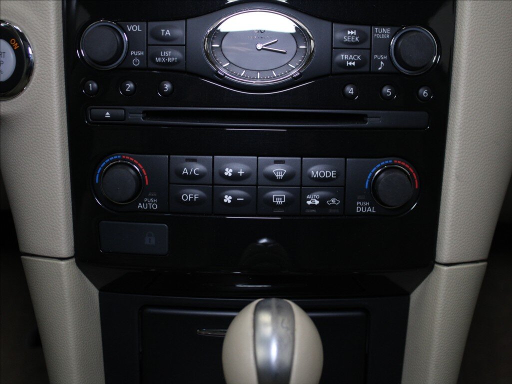 Infiniti QX70 SUV 3,0 l 175 kw