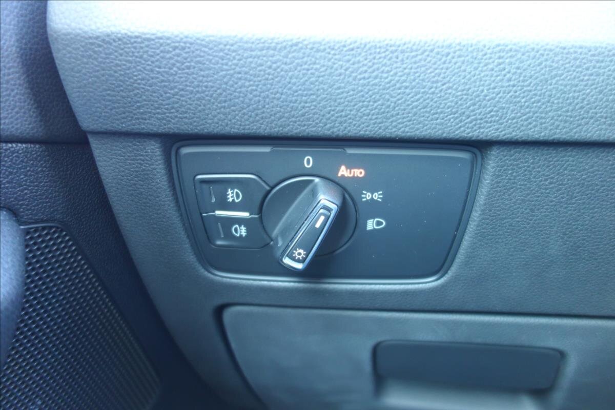 Volkswagen Passat Sedan / Limuzína 2,0 l 110 kw