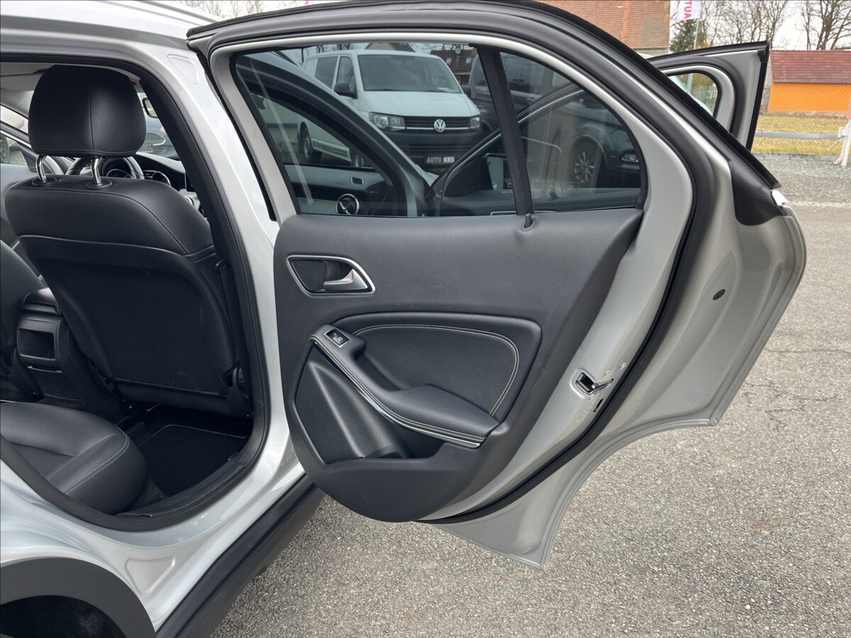 Mercedes-Benz GLA Hatchback 1,6 l 115 kw