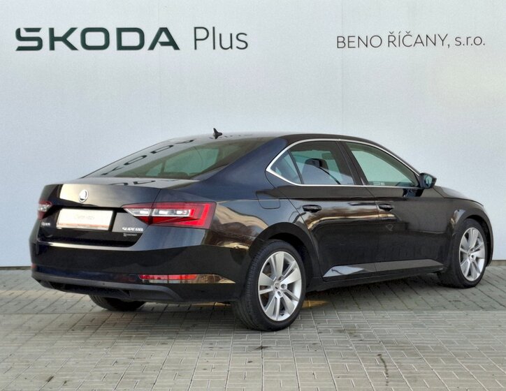 Škoda Superb 2