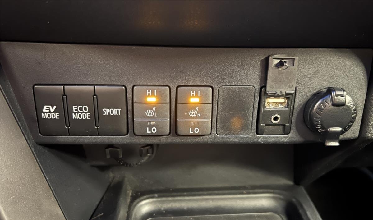 Toyota RAV4 SUV 2,5 l 114 kw