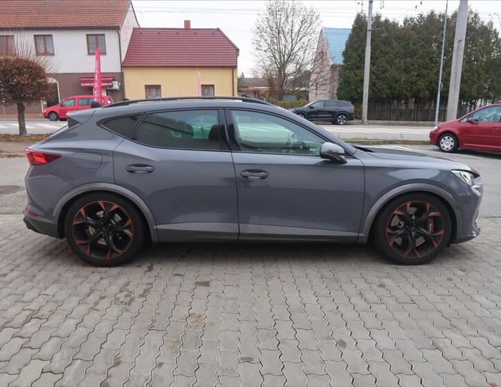 Cupra Formentor 3