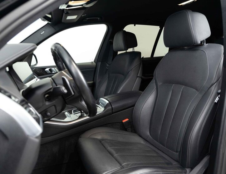 BMW X5 SUV / Terénní 4,4 l 390 kw