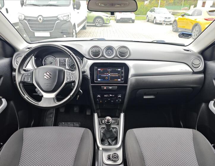 Suzuki Vitara 15
