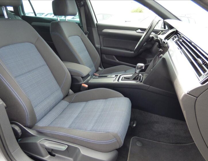 Volkswagen Passat Kombi 1,4 l 115 kw