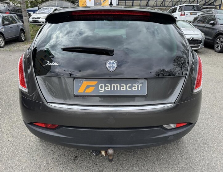 Lancia Delta Hatchback 2,0 l 121 kw