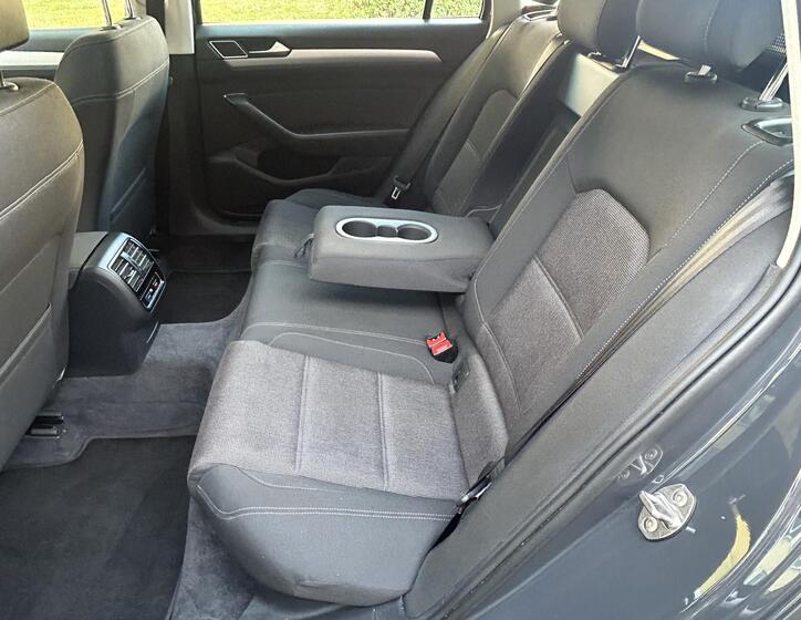 Volkswagen Passat 36