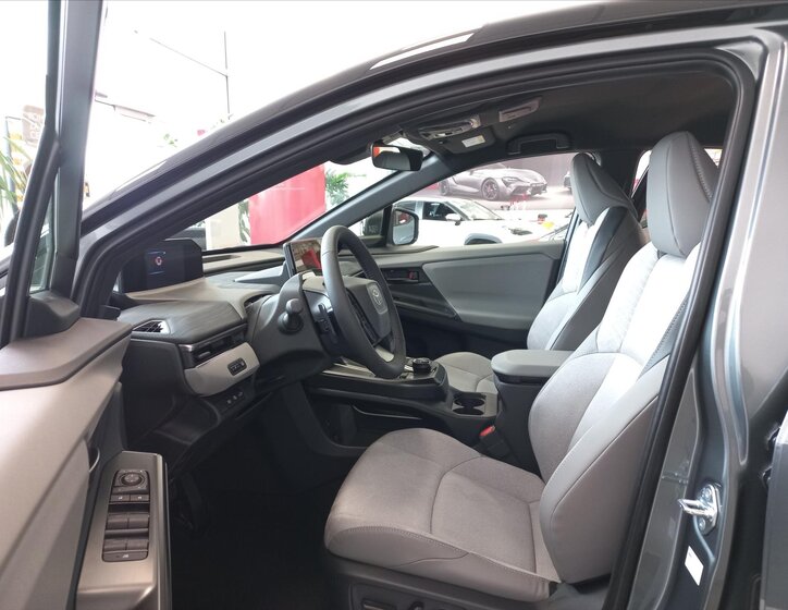 Toyota C-HR CUV / Crossover 0,0 252 kw