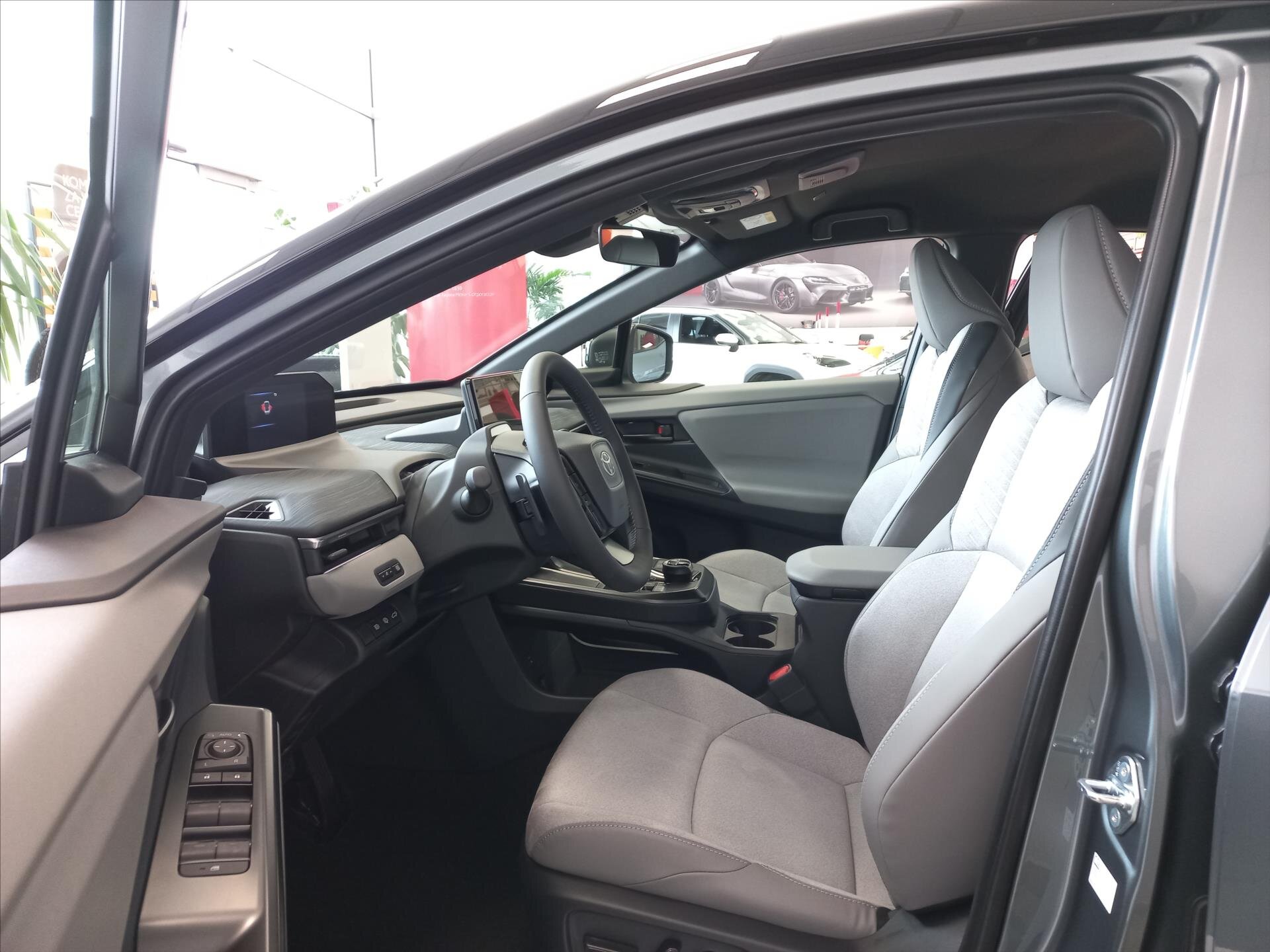 Toyota C-HR CUV / Crossover 0,0 252 kw