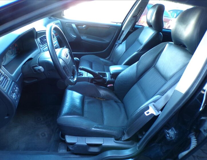 Volvo V70 Kombi 2,5 l 103 kw