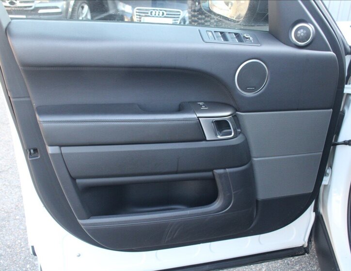 Land Rover Range Rover Sport 13