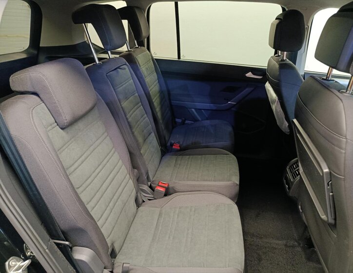Volkswagen Touran MPV 1,5 l 110 kw