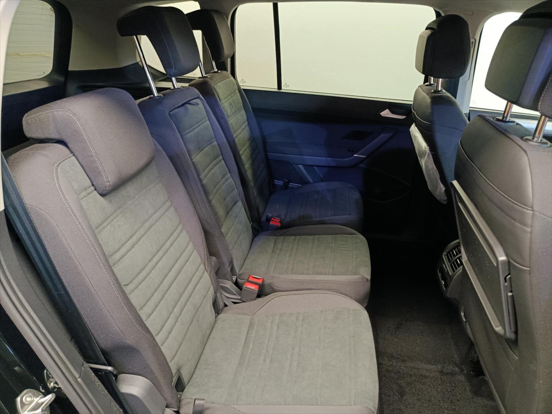 Volkswagen Touran MPV 1,5 l 110 kw