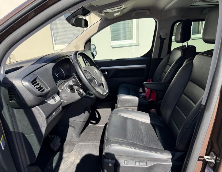 Toyota ProAce Verso 9