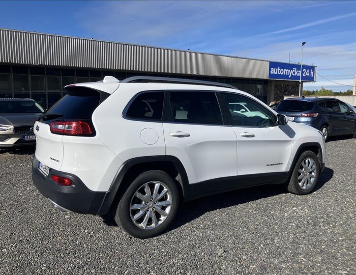 Jeep Cherokee SUV 2,2 l 147 kw