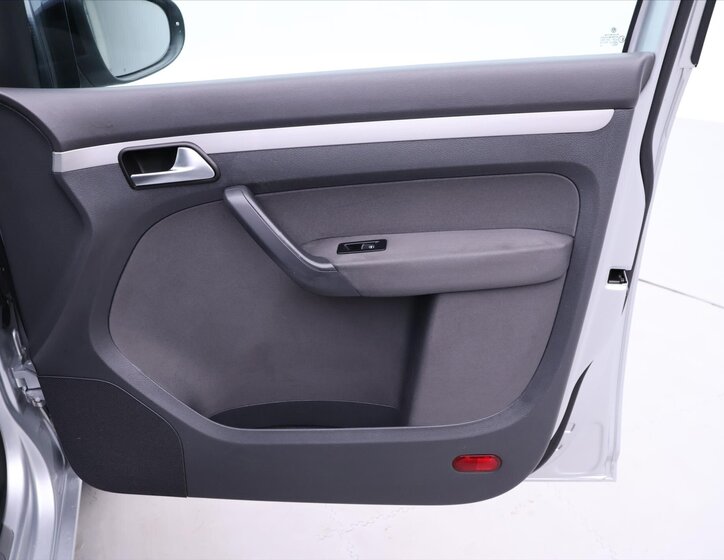 Volkswagen Touran MPV 1,6 l 77 kw