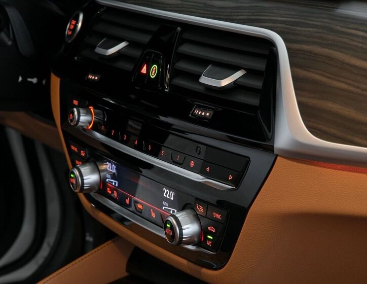 BMW Řada 5 Kombi 3,0 l 245 kw