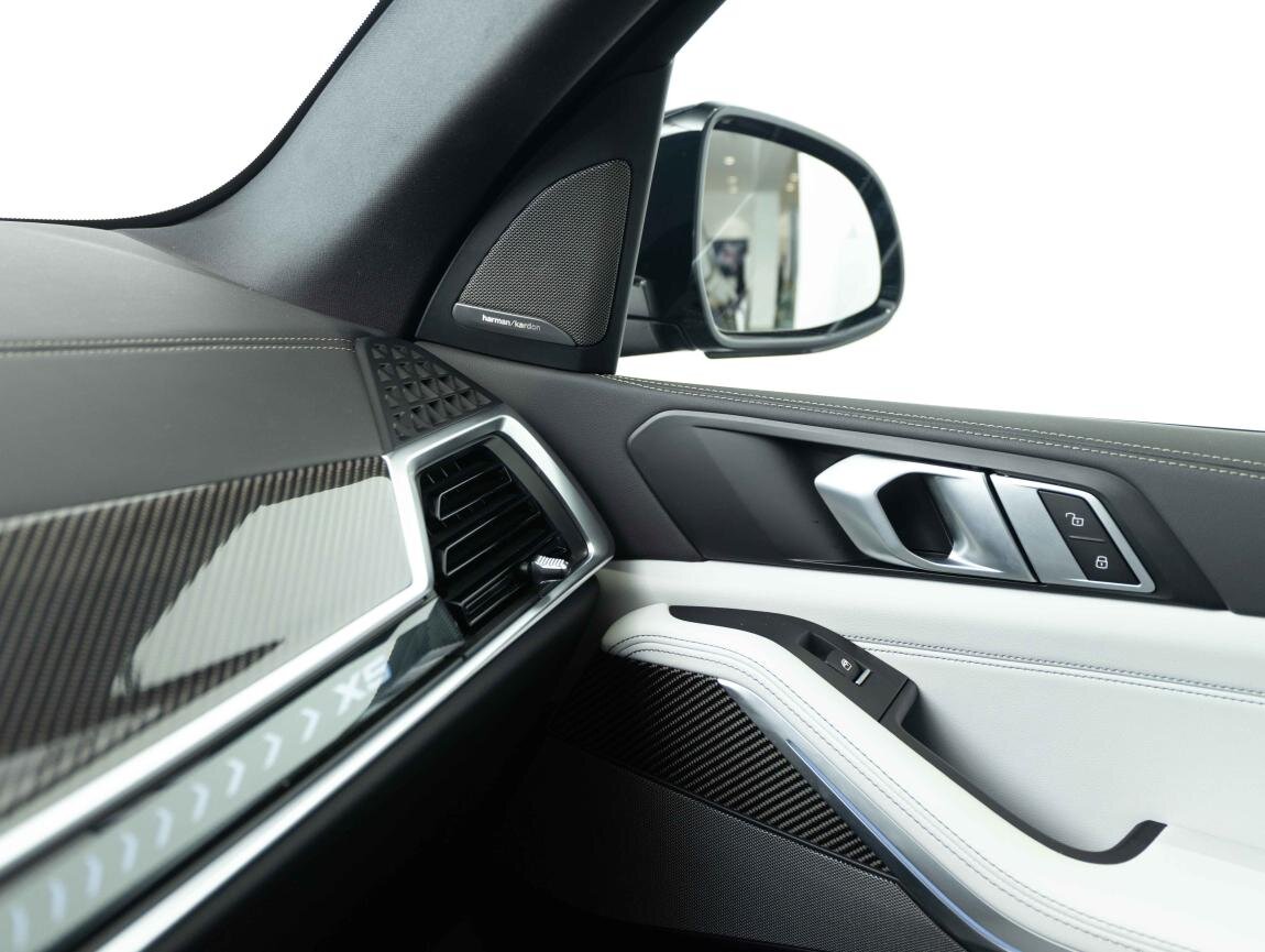 BMW X5 SUV 3,0 l 360 kw