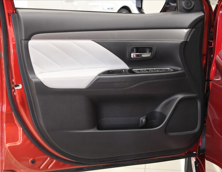 Mitsubishi Outlander 16