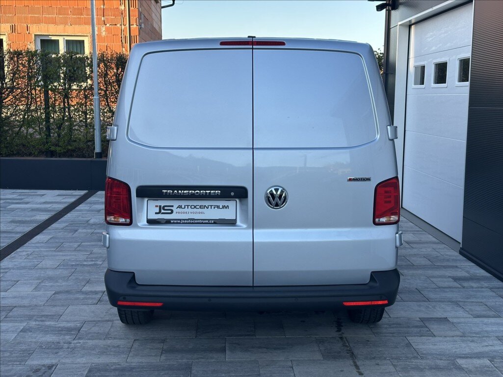 Volkswagen Transporter Skříň 2,0 l 110 kw
