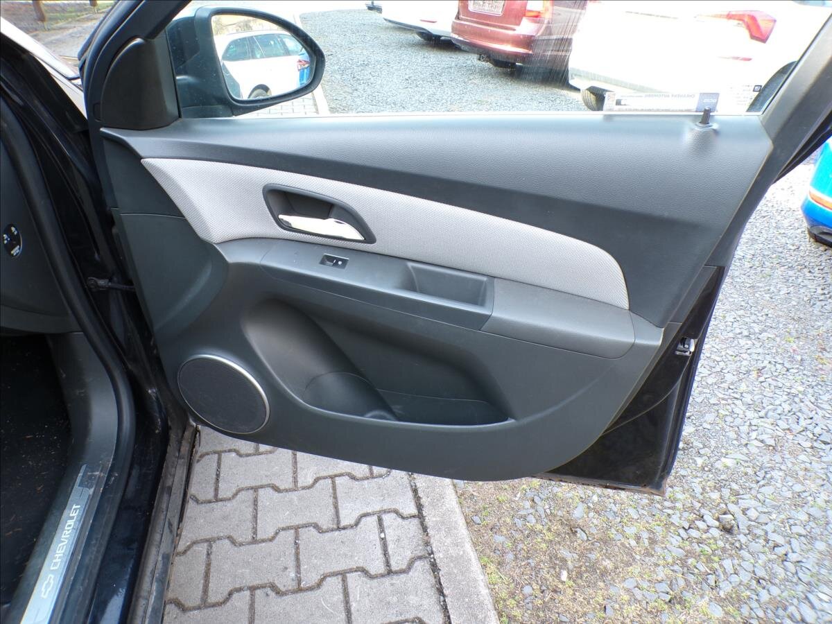 Chevrolet Cruze Sedan / Limuzína 2,0 l 110 kw