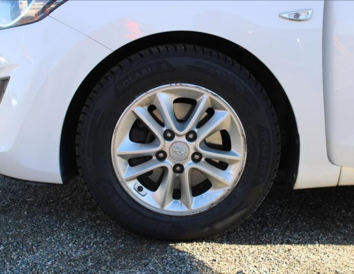 Hyundai i30 26