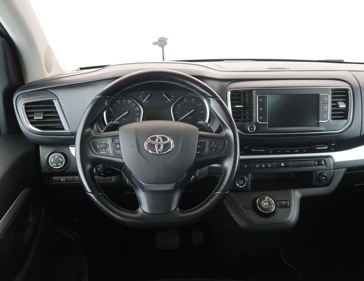 Toyota ProAce 17