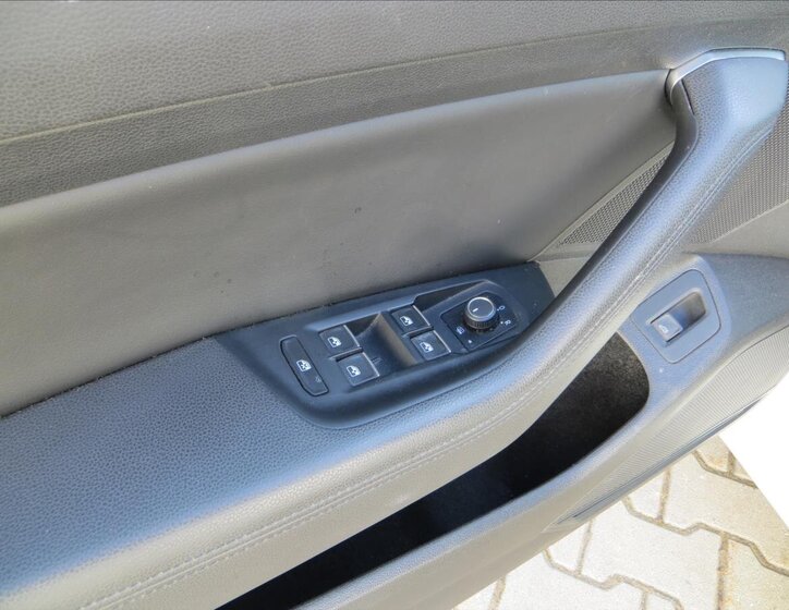 Volkswagen Passat Kombi 2,0 l 140 kw