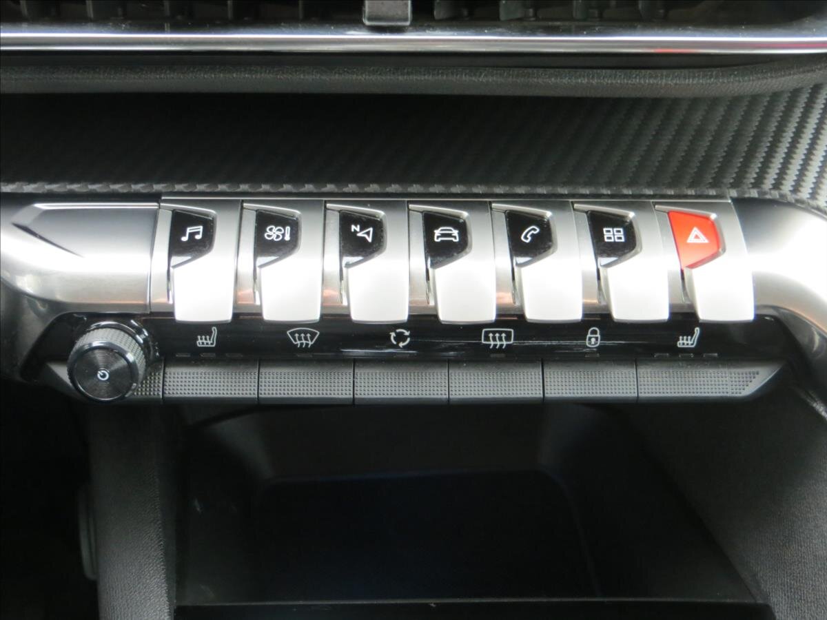 Peugeot 5008 MPV 1,2 l 96 kw