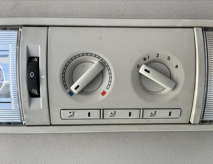 Volkswagen Caravelle MPV 2,5 l 96 kw