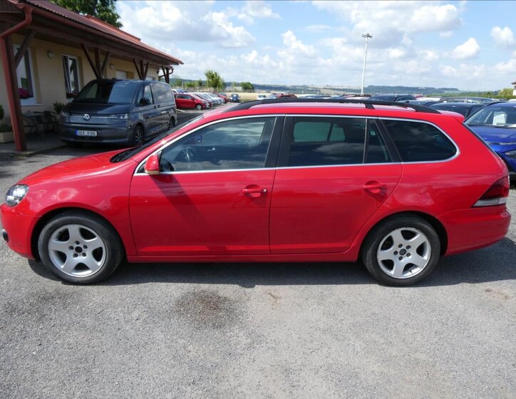 Volkswagen Golf Kombi 1,6 l 77 kw