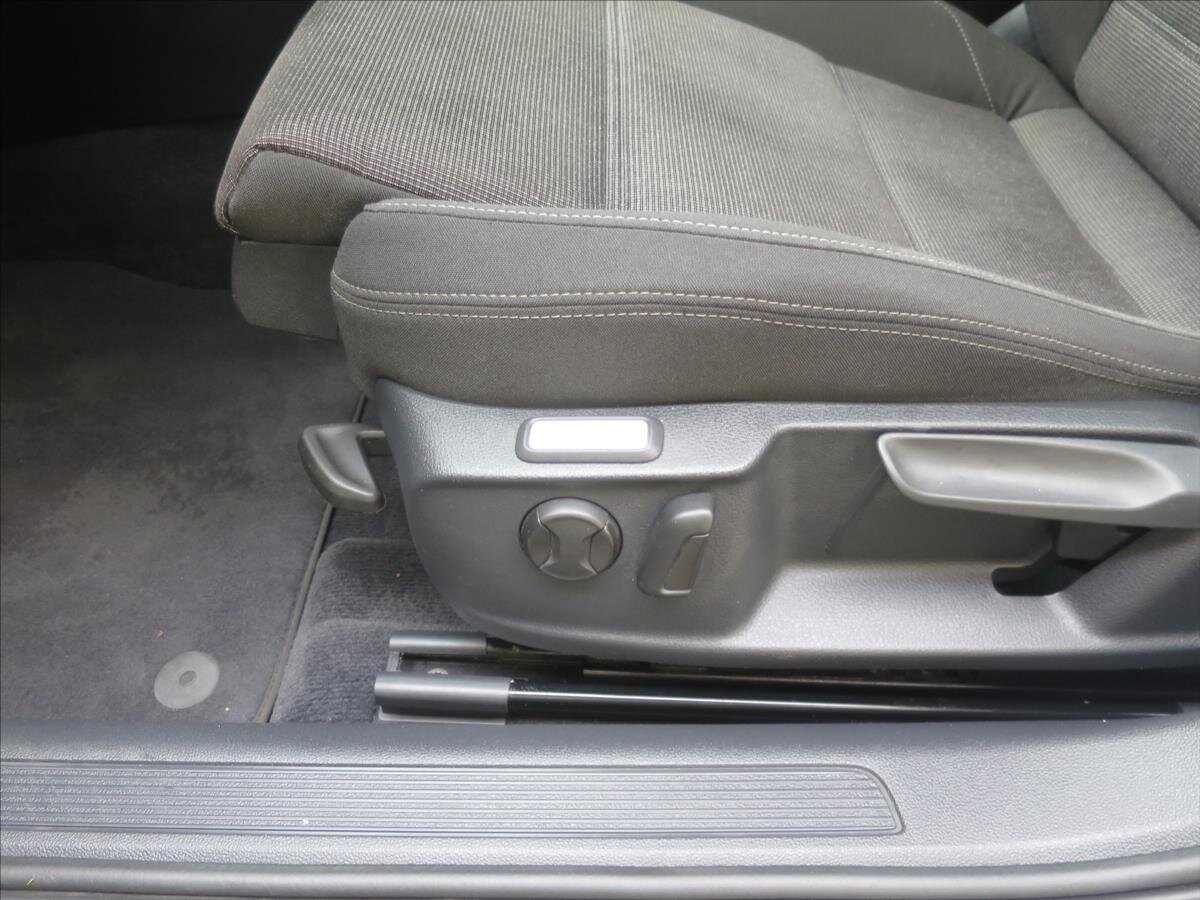 Volkswagen Passat Kombi 1,4 l 92 kw