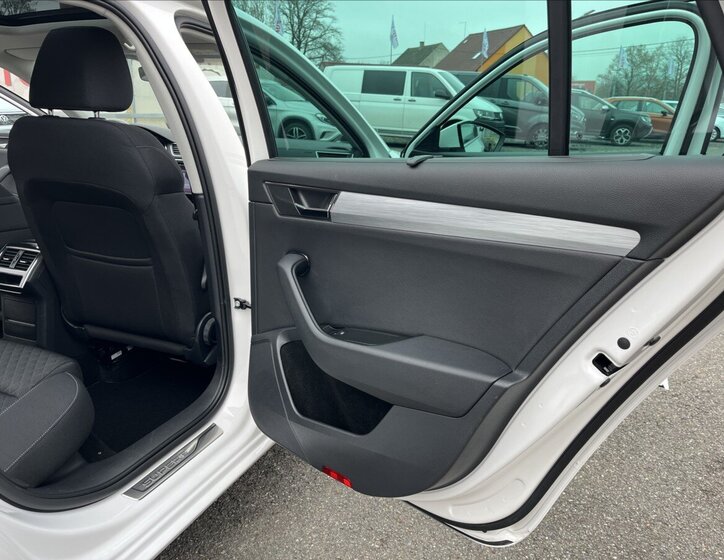 Škoda Superb Kombi 2,0 l 110 kw