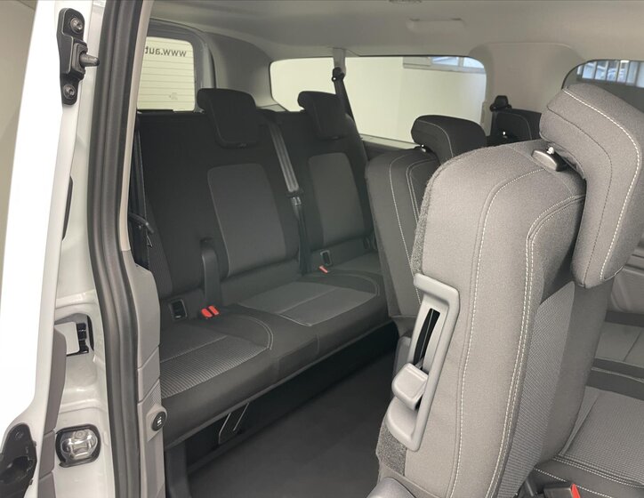 Volkswagen Caravelle 13